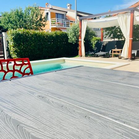 Boutique Apartment With Private Pool For Your Exclusive Use Novigrad  Bagian luar foto