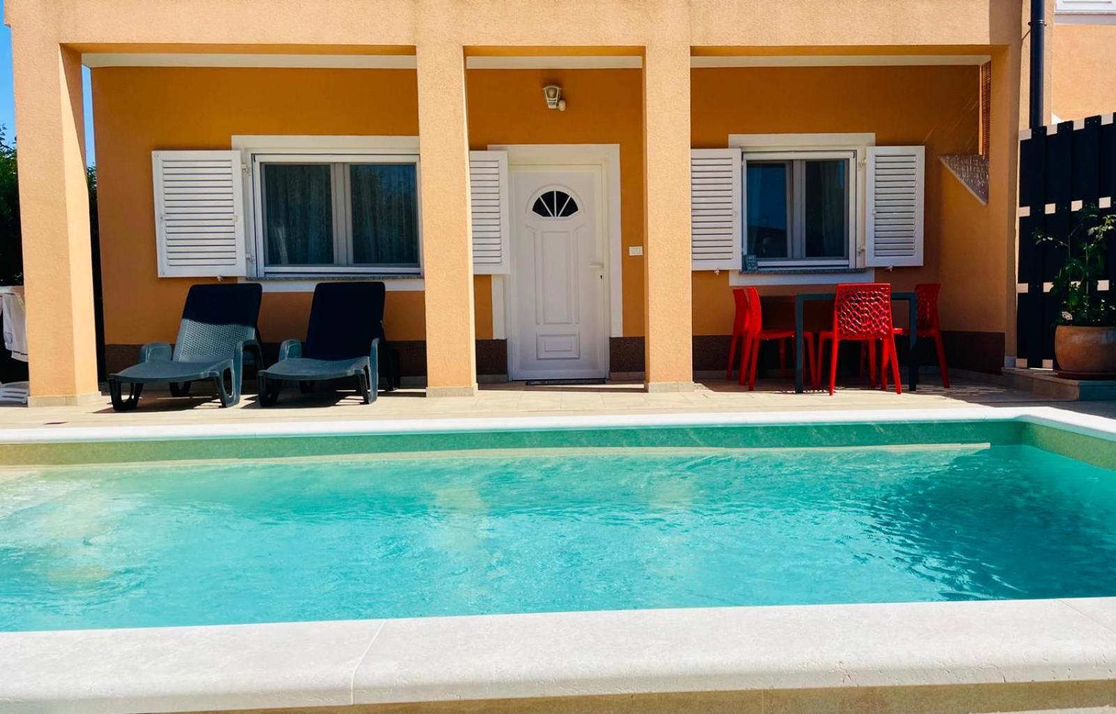 Boutique Apartment With Private Pool For Your Exclusive Use Novigrad  Bagian luar foto