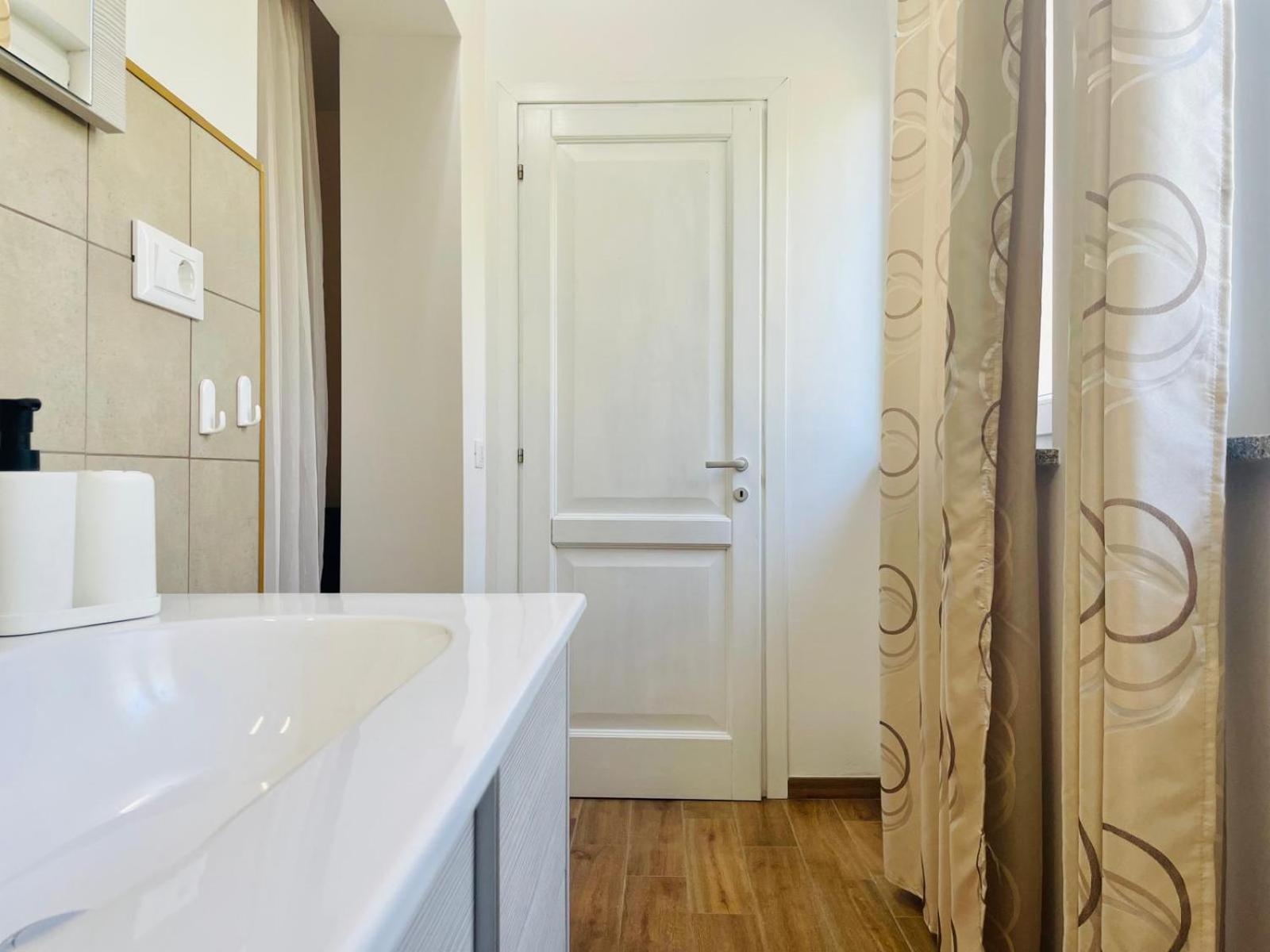 Boutique Apartment With Private Pool For Your Exclusive Use Novigrad  Bagian luar foto