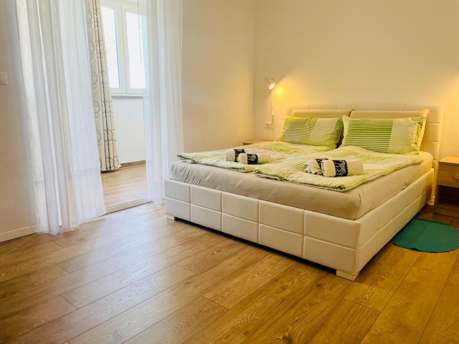 Boutique Apartment With Private Pool For Your Exclusive Use Novigrad  Bagian luar foto